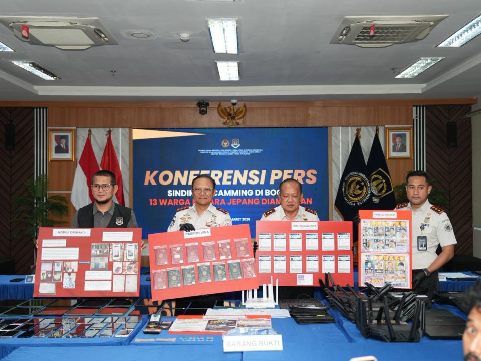 Bogor Immigration Detains 13 Japanese Citizens Suspected of Online Fraud