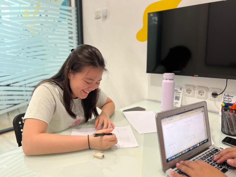 A for Effort specialises in providing tutoring for Math, Science, and English within Jakarta, focusing on international curricula.
