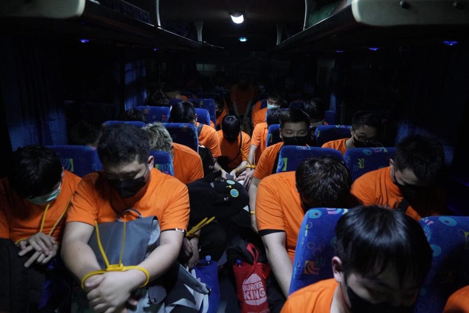 Immigration Investigates 320 Foreigners Suspected of Links to International Online Gambling Syndicate