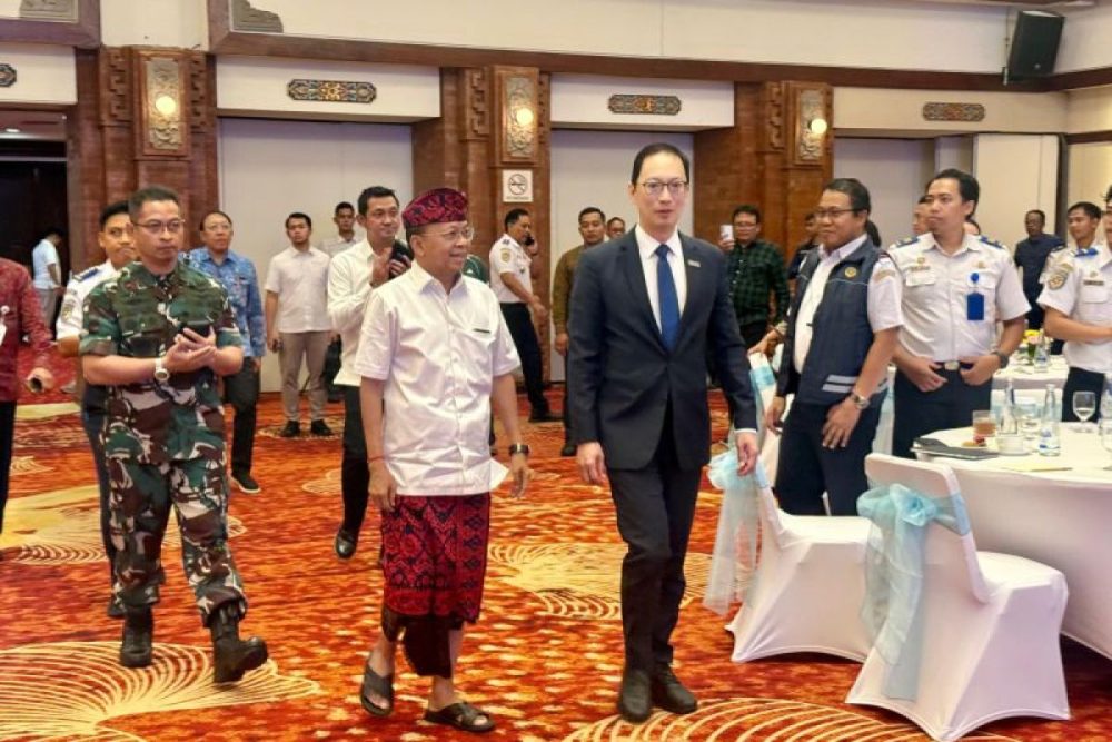 Governor Koster Highlights Ngurah Rai Airport Traffic Congestion, Calls for Improved Transportation Access