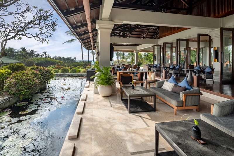 Veranda Lounge & Bar