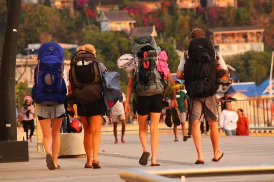 Foreign Tourists Continue Holidaying in Labuan Bajo Following East Nusa Tenggara Earthquake