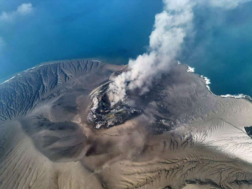 Seven Airports Closed as Mount Anak Krakatau Volcanic Ash Spreads