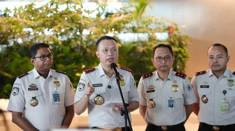 Immigration Grants Emergency Stay Permits to Foreign Nationals Affected by Anak Krakatau Eruption