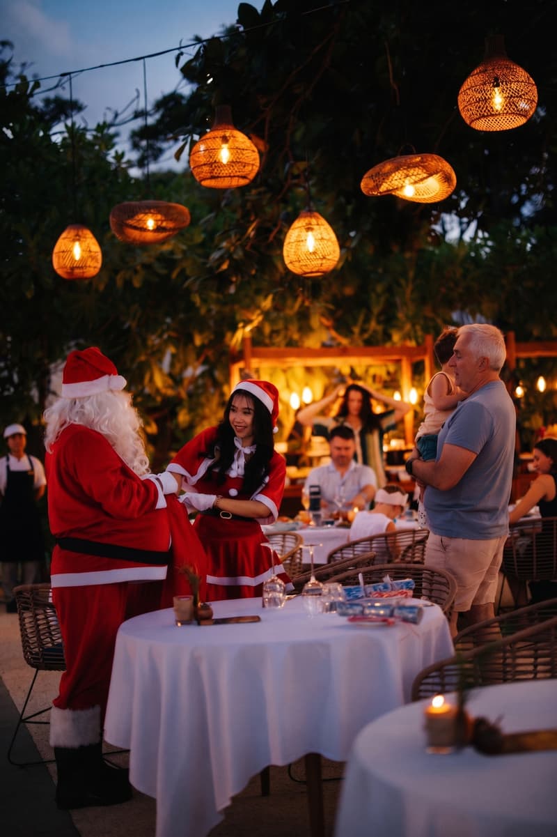A Christmas Eve of Two Experiences