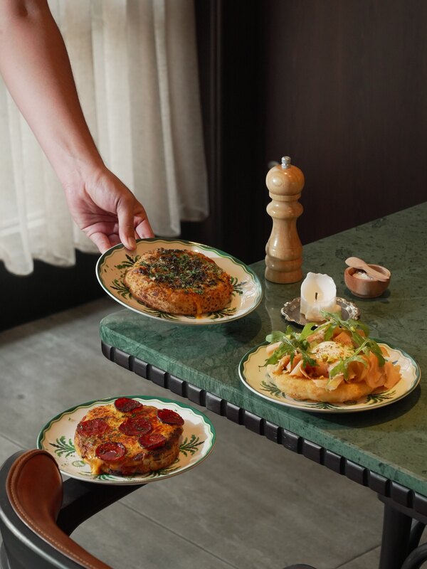 New Tables in Jakarta – Paris Café
