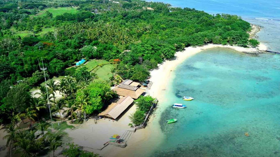 Banten's Tanjung Lesung Prepares Skydiving Attraction with Sea Views